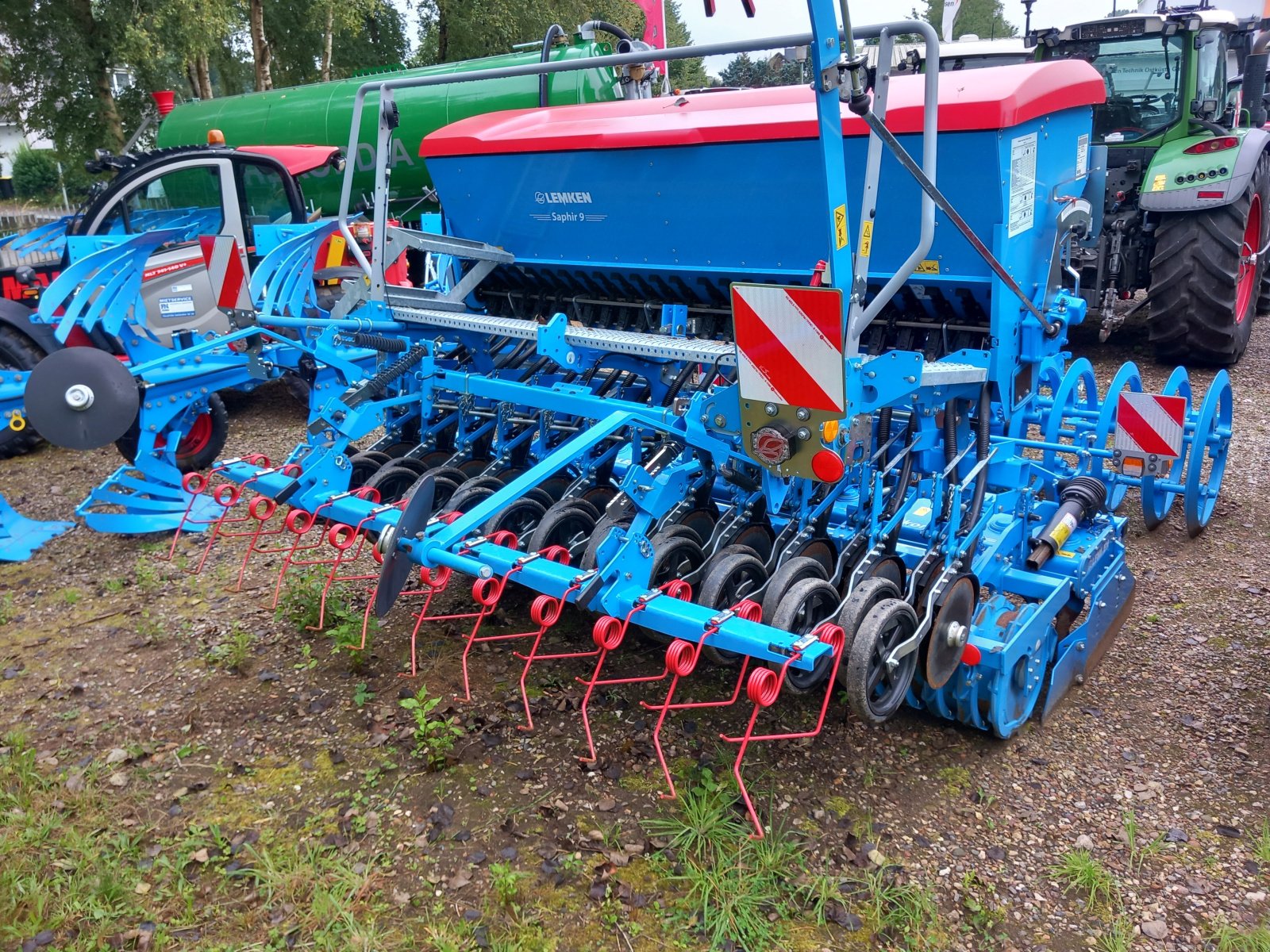 zapfwellenbetriebenes Gerät typu Lemken Zirkon 12/300 + Saphir 9/300, Gebrauchtmaschine w Eckernförde (Zdjęcie 4)