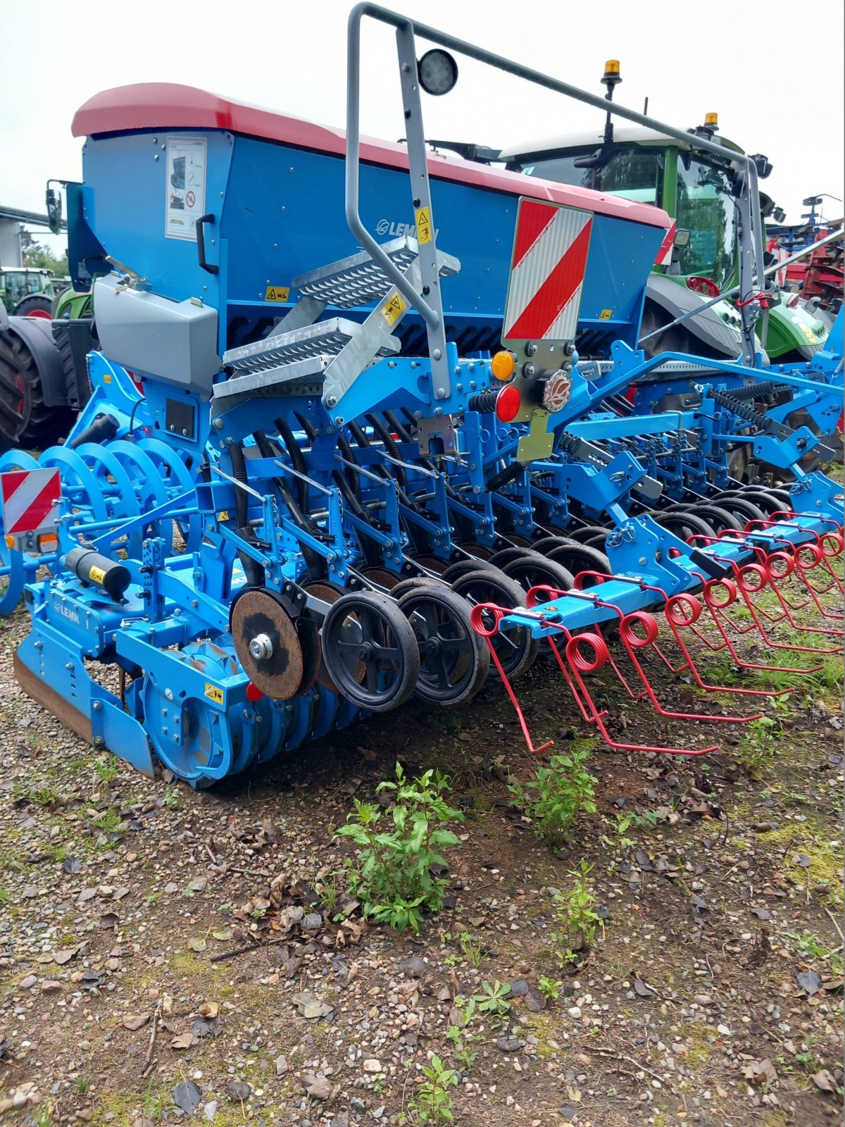 zapfwellenbetriebenes Gerät typu Lemken Zirkon 12/300 + Saphir 9/300, Gebrauchtmaschine w Eckernförde (Zdjęcie 5)