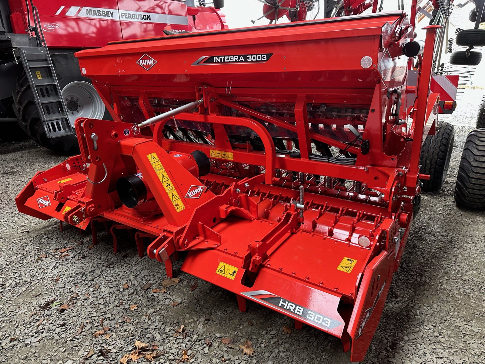 zapfwellenbetriebenes Gerät des Typs Maschio DC-Classic 3000 SCM+DAMA 300, Neumaschine in Amöneburg - Roßdorf (Bild 2)