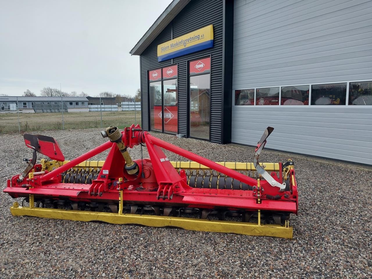 zapfwellenbetriebenes Gerät del tipo Pöttinger LION 4002, Gebrauchtmaschine In Skjern (Immagine 1)