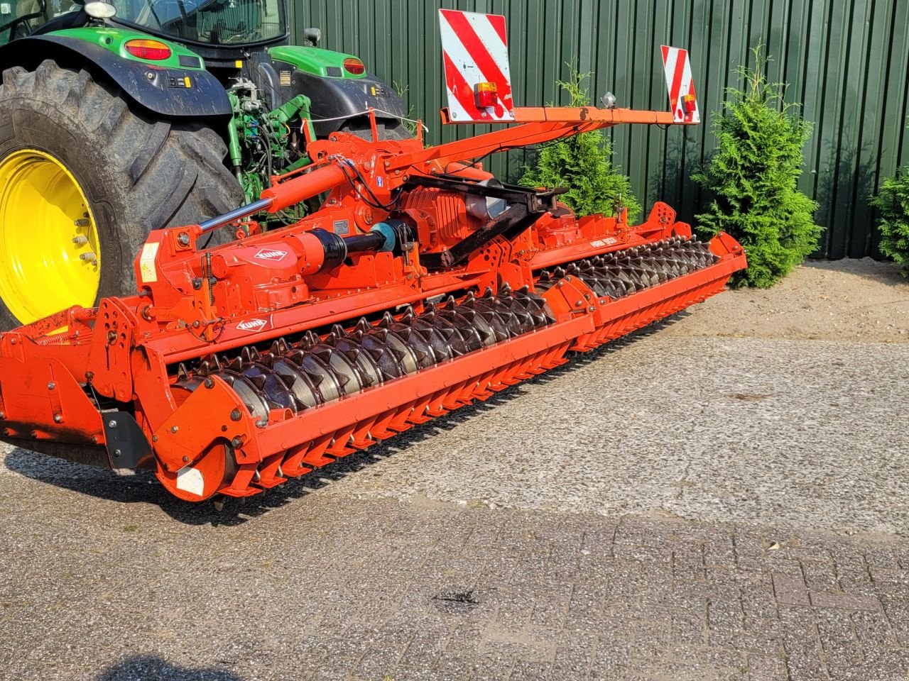 Zinkenrotor (Ackerbau) of the type Kuhn HRB 503, Gebrauchtmaschine in azewijn (Picture 1)