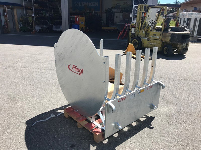 Zubehör tip Fliegl Cercleuse de bois 3 tonnes, Neumaschine in Chavornay (Poză 3)