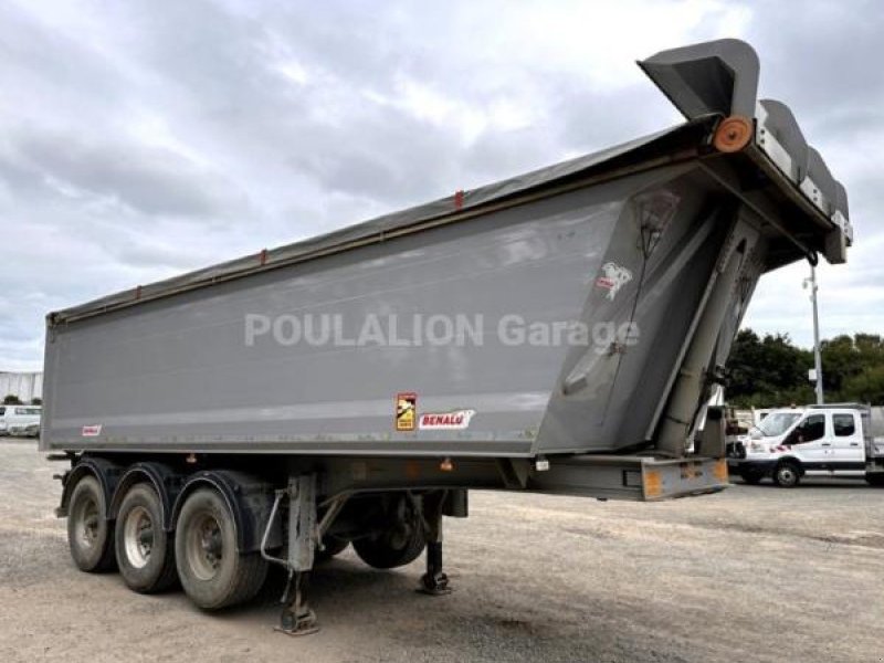 Zubringerfaß del tipo Benalu 3 ESSIEUX DONT 1 REHAUSSABLE, Gebrauchtmaschine en Bourron Marlotte