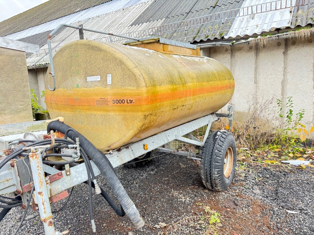 Zubringerfaß Türe ait Chemo 3000 Liter, Gebrauchtmaschine içinde Liebenwalde (resim 2)