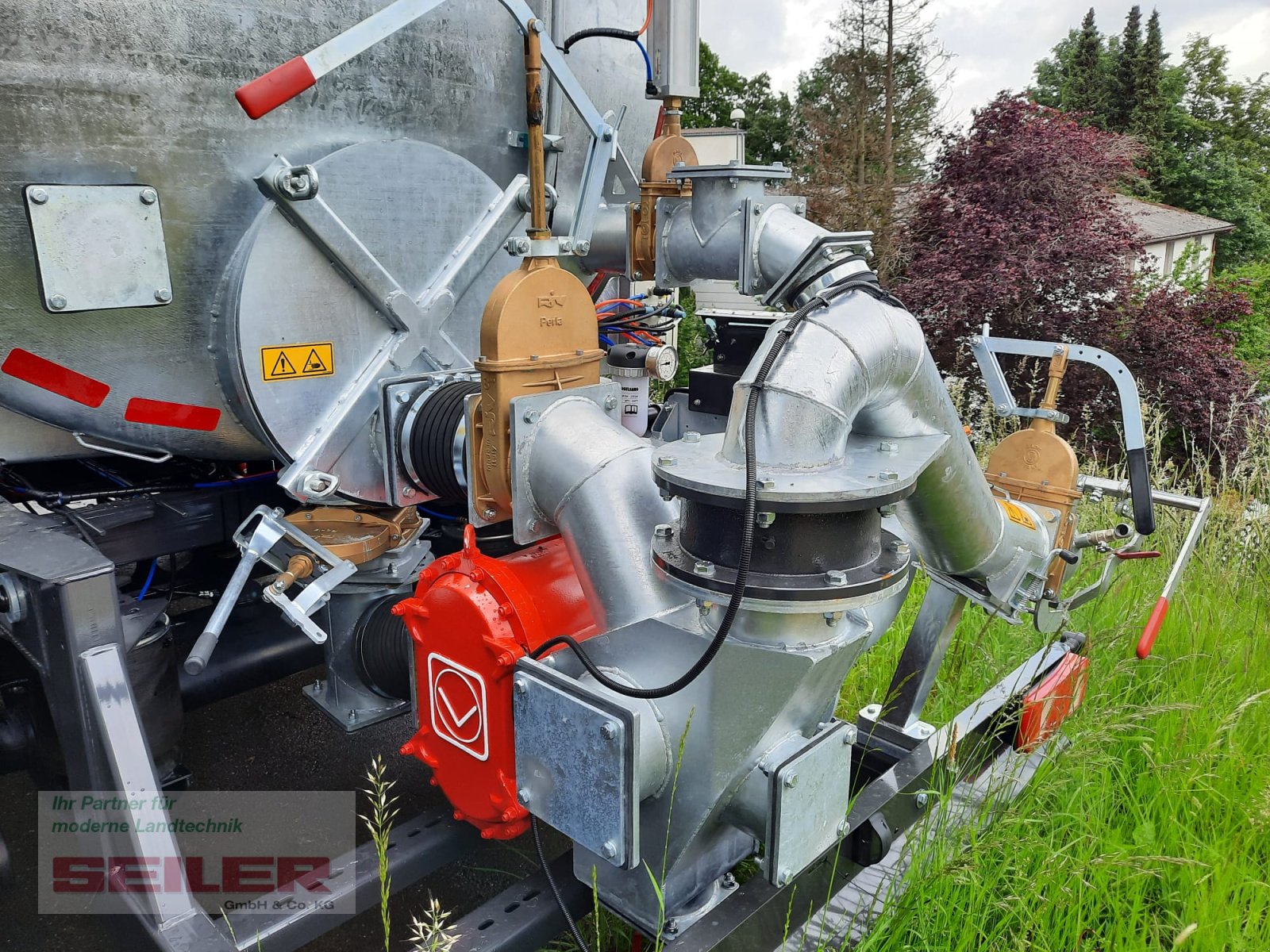 Zubringerfaß van het type Fliegl STF 27.500 Truck-Line Dreiachs 27,5m³, Neumaschine in Ansbach (Foto 5)