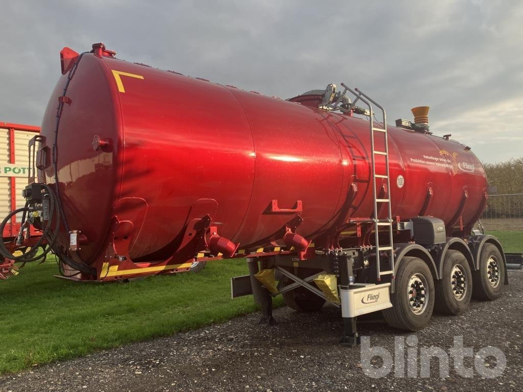 Zubringerfaß van het type Fliegl STF 27500, Gebrauchtmaschine in Düsseldorf (Foto 1)