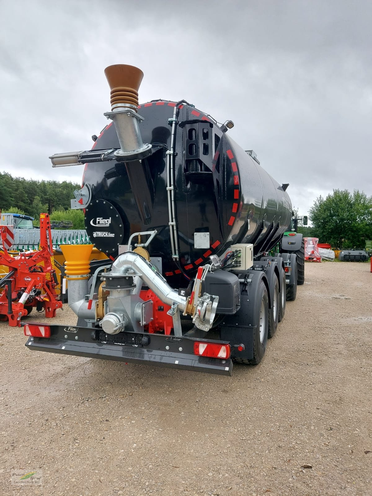 Zubringerfaß del tipo Fliegl STF 30000 Truck-Line, Neumaschine en Pegnitz-Bronn (Imagen 4)