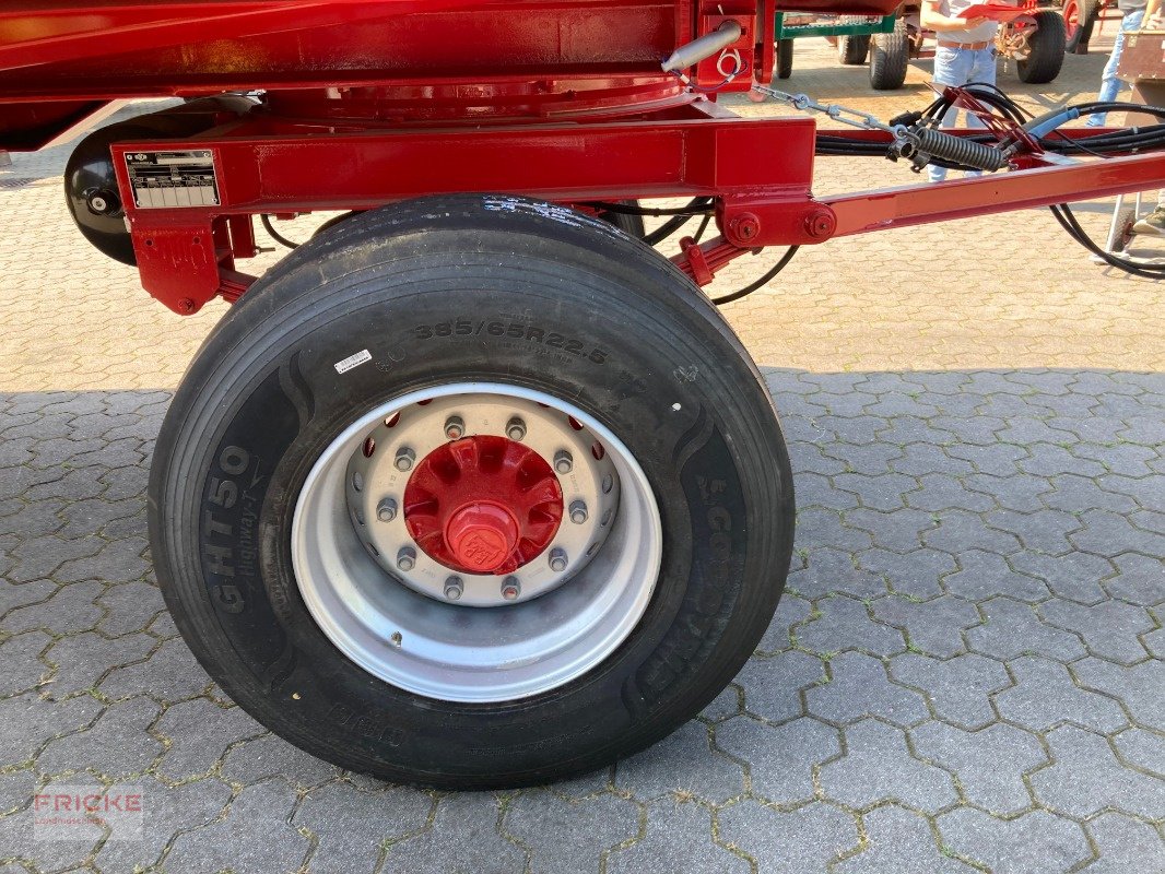 Zweiachskipper van het type Lomma Sachsen ZDK 1802, Neumaschine in Bockel - Gyhum (Foto 3)