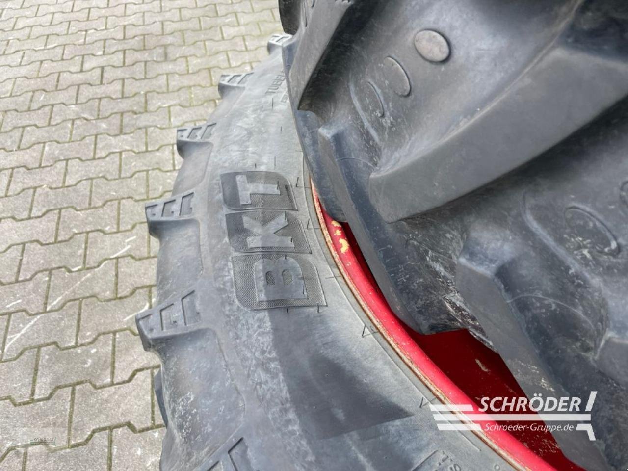 Zwillingsrad tip BKT 300/95R46+320/85R32, Gebrauchtmaschine in Lastrup (Poză 5)