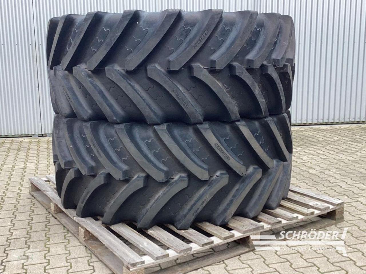 Zwillingsrad del tipo BKT 800/70 R42, Gebrauchtmaschine In Lastrup (Immagine 1)