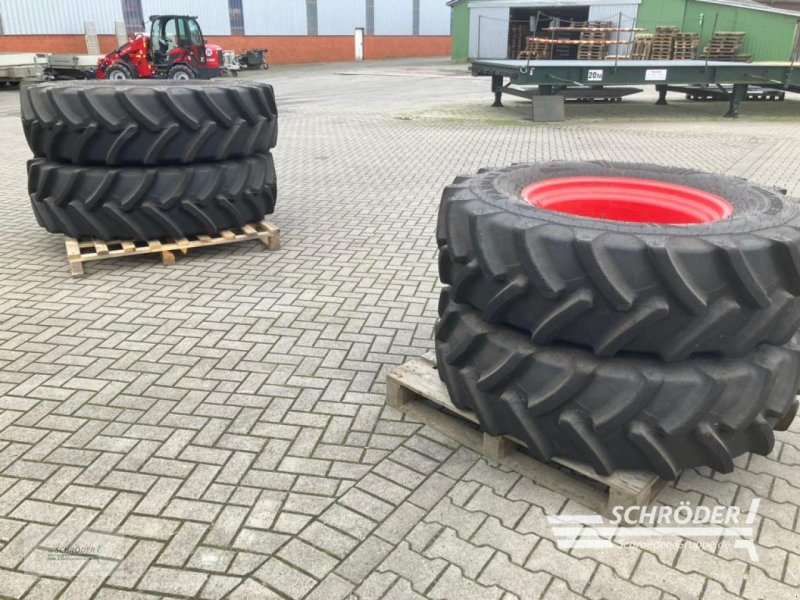 Zwillingsrad del tipo Fendt 2X 420/90R30 / 2X 520/85R42 PFLEGERÄDER, Gebrauchtmaschine In Twistringen (Immagine 1)