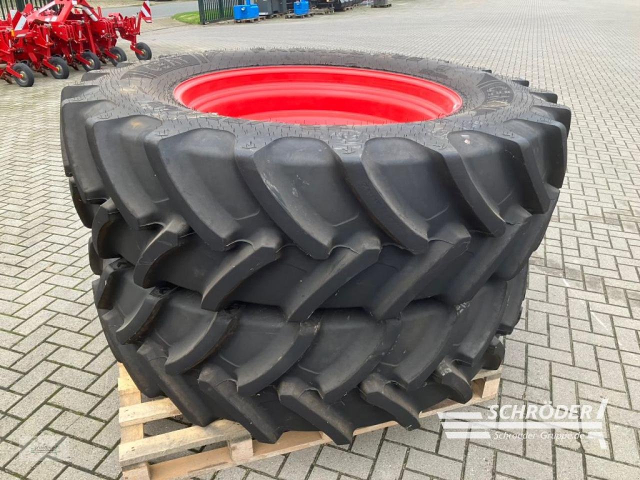 Zwillingsrad типа Fendt 2X 420/90R30 / 2X 520/85R42 PFLEGERÄDER, Gebrauchtmaschine в Twistringen (Фотография 5)