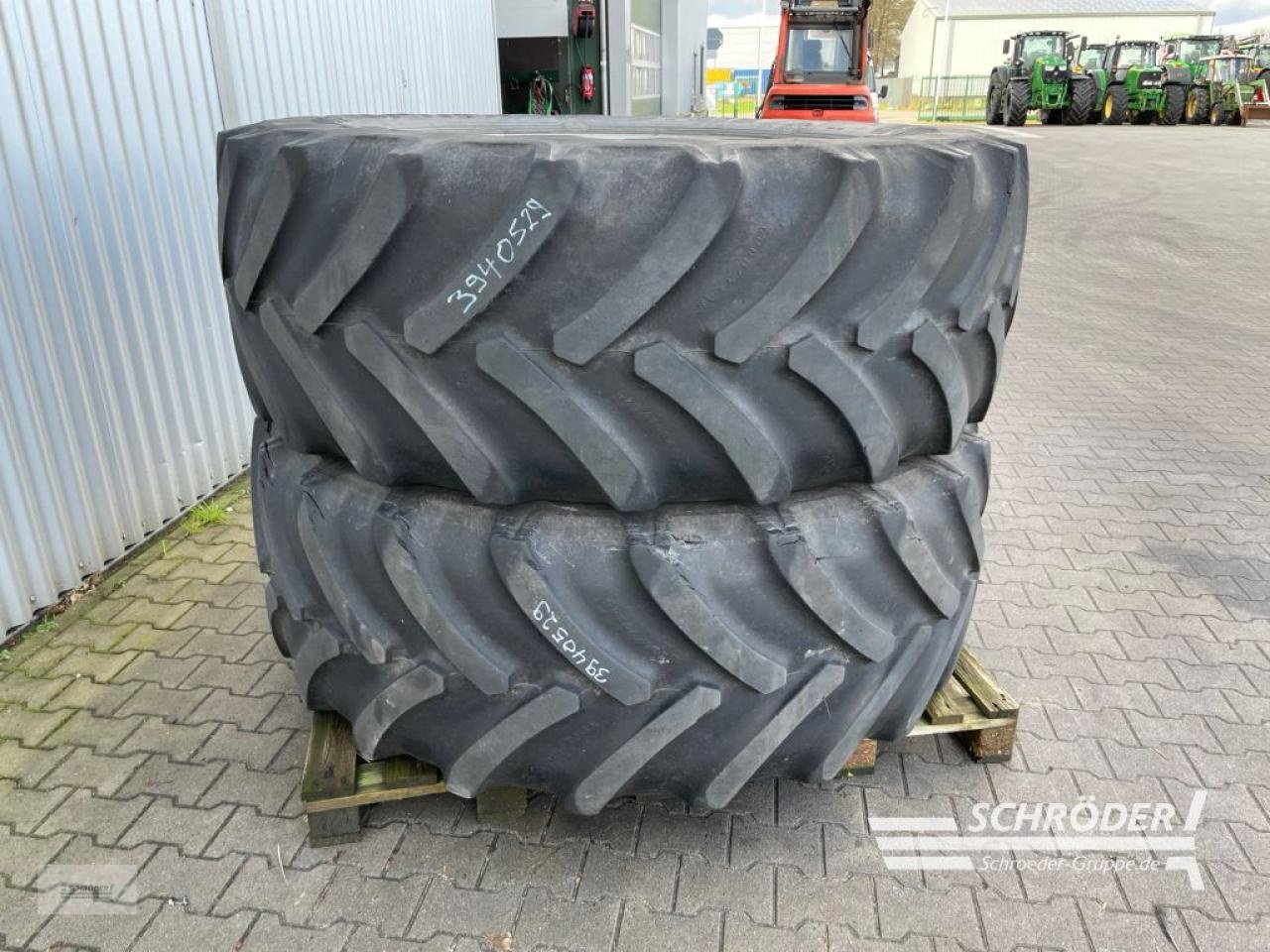 Zwillingsrad of the type GoodYear DEUTZ KOMPLETTRÄDER 620/70 R42, Gebrauchtmaschine in Wildeshausen (Picture 2)