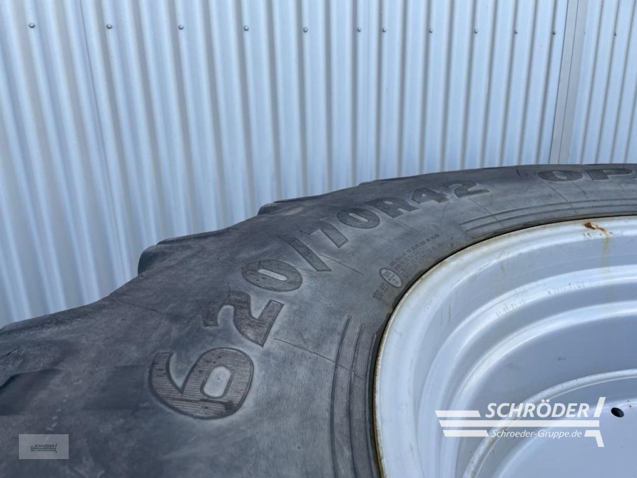 Zwillingsrad typu GoodYear DEUTZ KOMPLETTRÄDER 620/70 R42, Gebrauchtmaschine w Wildeshausen (Zdjęcie 10)