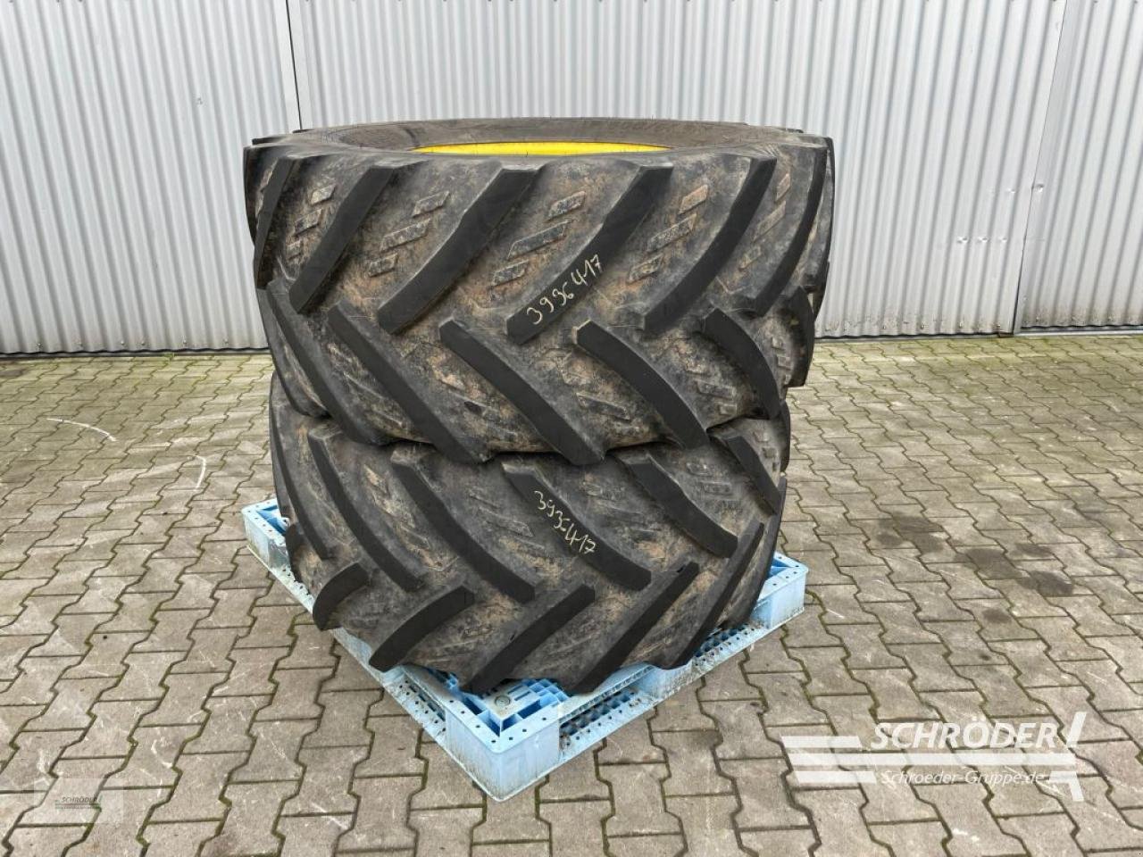 Zwillingsrad van het type Kleber 2 X 600/65 R28, Gebrauchtmaschine in Wildeshausen (Foto 1)