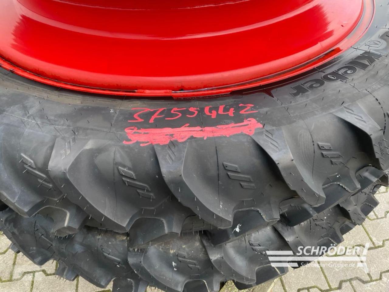 Zwillingsrad του τύπου Kleber 300/90 R52 ZWILLINGE / Z.B. FENDT 700 S4, Neumaschine σε Wildeshausen (Φωτογραφία 3)