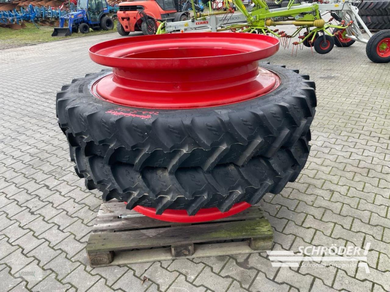 Zwillingsrad del tipo Kleber 300/90 R52 ZWILLINGE / Z.B. FENDT 700 S4, Neumaschine In Wildeshausen (Immagine 4)