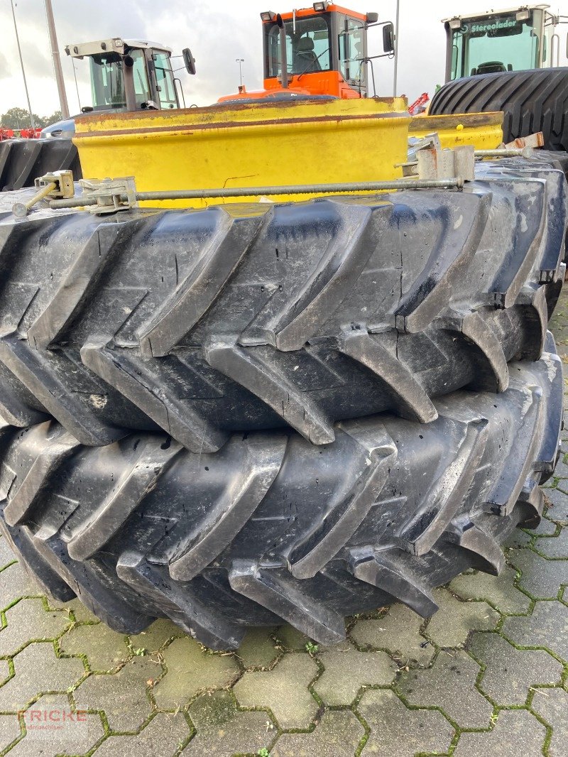 Zwillingsrad des Typs Michelin 520/85 R 46 (2 Stück), Gebrauchtmaschine in Heeslingen (Bild 2)