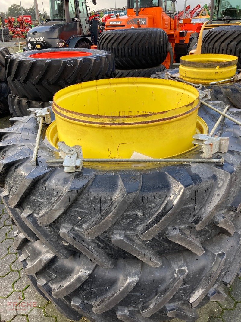 Zwillingsrad van het type Michelin 520/85 R 46 (2 Stück), Gebrauchtmaschine in Heeslingen (Foto 3)