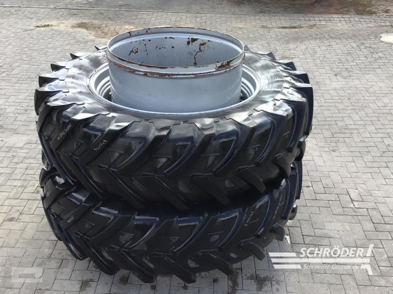 Zwillingsrad van het type Michelin 520/85 R46, Gebrauchtmaschine in Penzlin (Foto 5)