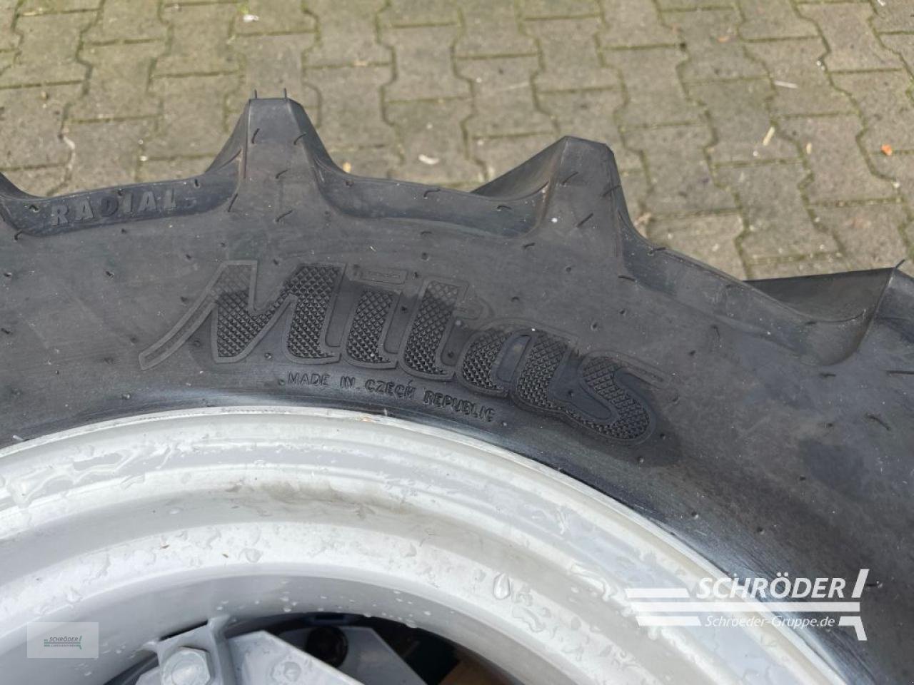 Zwillingsrad Türe ait Mitas 2X 280/70 R18, Neumaschine içinde Wildeshausen (resim 4)