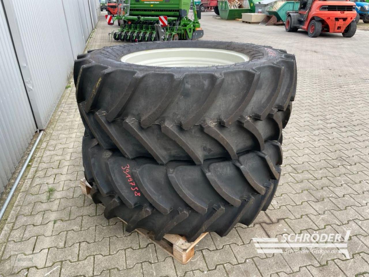 Zwillingsrad typu Mitas 2X 540/65 R34, Neumaschine v Wildeshausen (Obrázek 2)