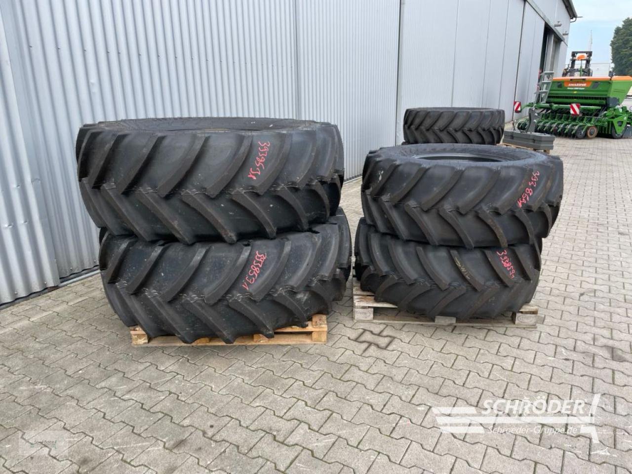 Zwillingsrad typu Mitas 480/65 R24 + 600/65 R34, Neumaschine w Wildeshausen (Zdjęcie 2)