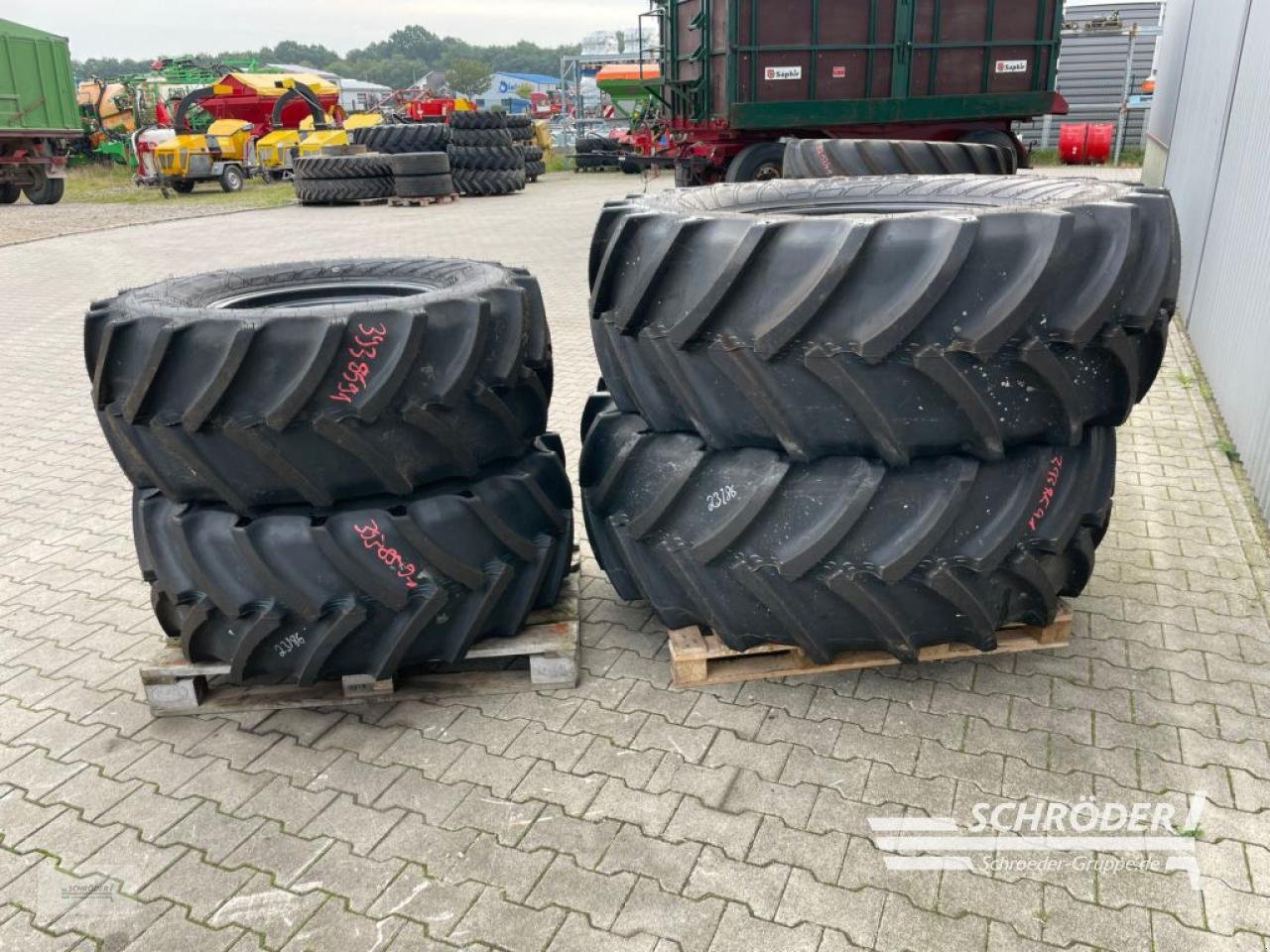 Zwillingsrad typu Mitas 480/65 R24 + 600/65 R34, Neumaschine w Wildeshausen (Zdjęcie 4)