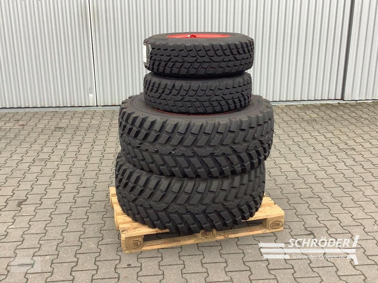 Zwillingsrad za tip Nokian 250/75 R16 + 420/65 R24, Gebrauchtmaschine u Schwarmstedt (Slika 1)