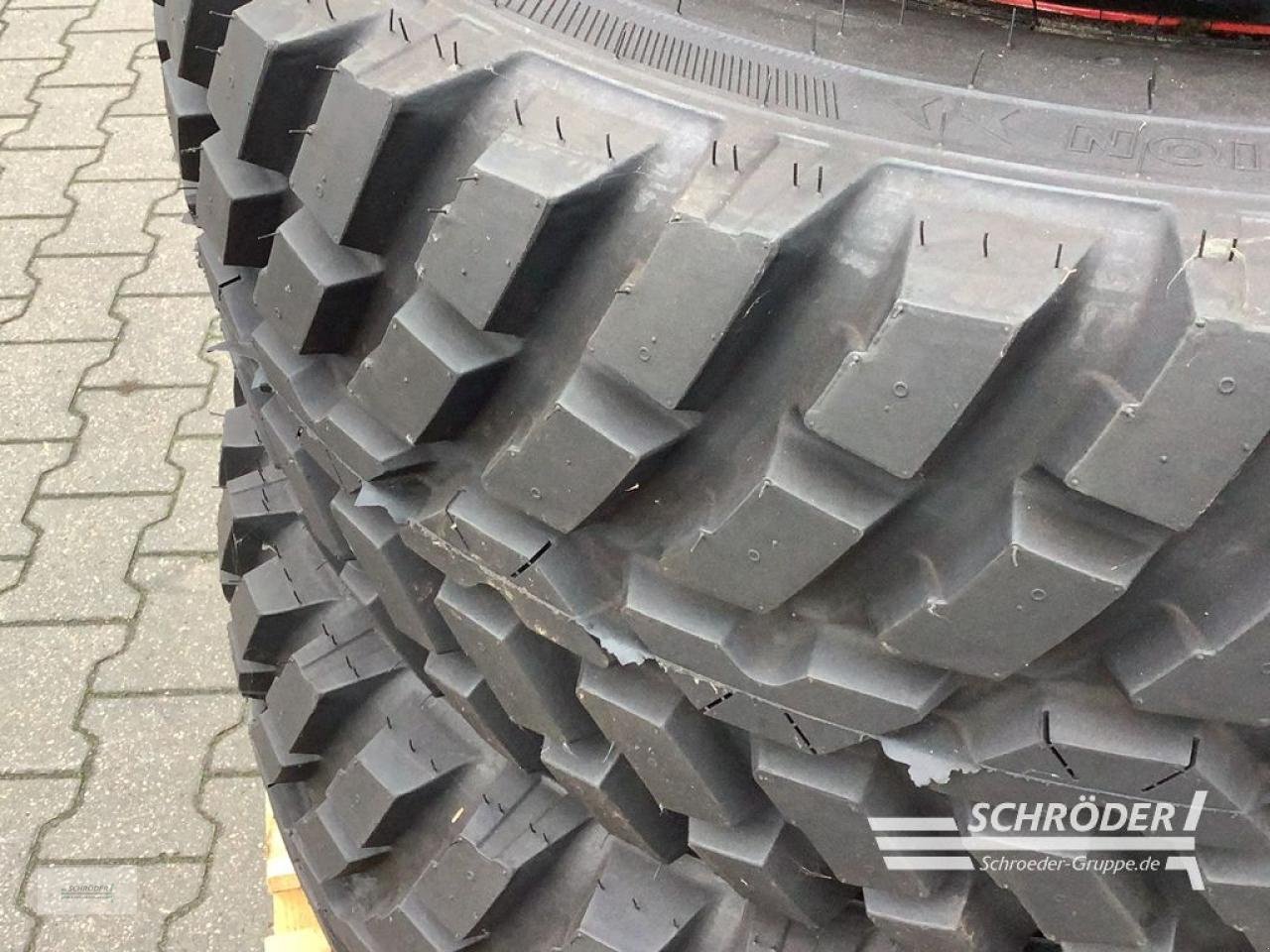 Zwillingsrad za tip Nokian 250/75 R16 + 420/65 R24, Gebrauchtmaschine u Schwarmstedt (Slika 2)