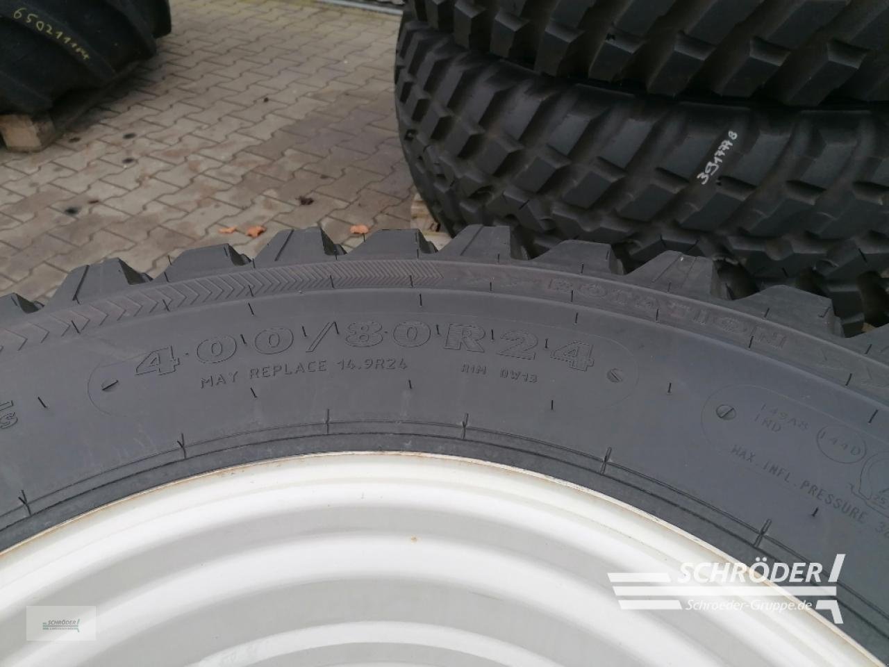 Zwillingsrad типа Nokian 2X 400/80 R24 / 2X 480/80 R34, Neumaschine в Wildeshausen (Фотография 5)