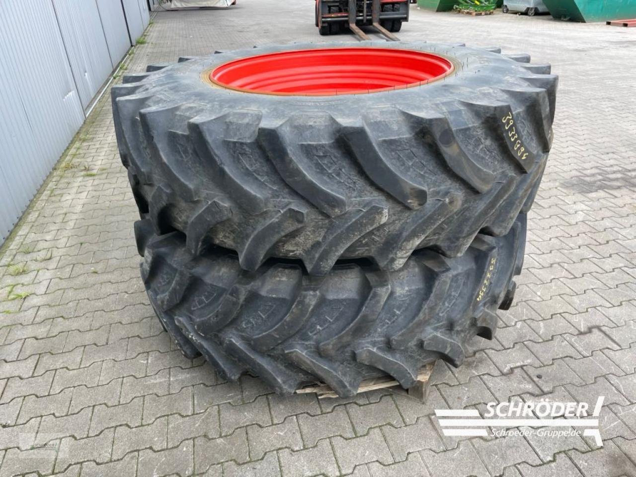 Zwillingsrad Türe ait Sonstige 2 X 520/85 R 38 PETLAS TA 110, Gebrauchtmaschine içinde Wildeshausen (resim 2)