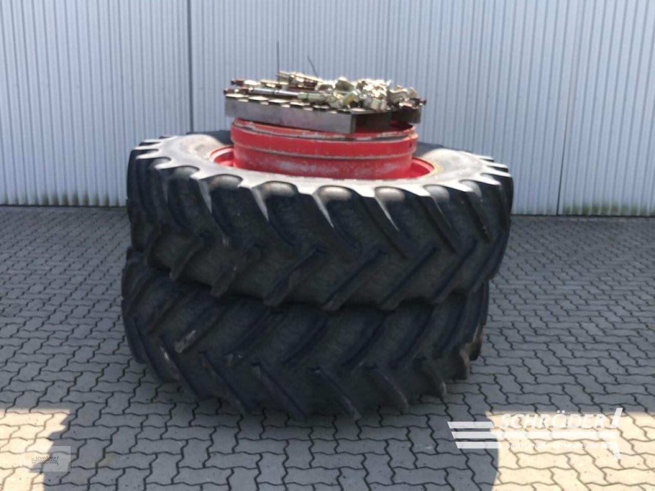 Zwillingsrad van het type Sonstige 2X 520/85 R 46, Gebrauchtmaschine in Wildeshausen (Foto 1)