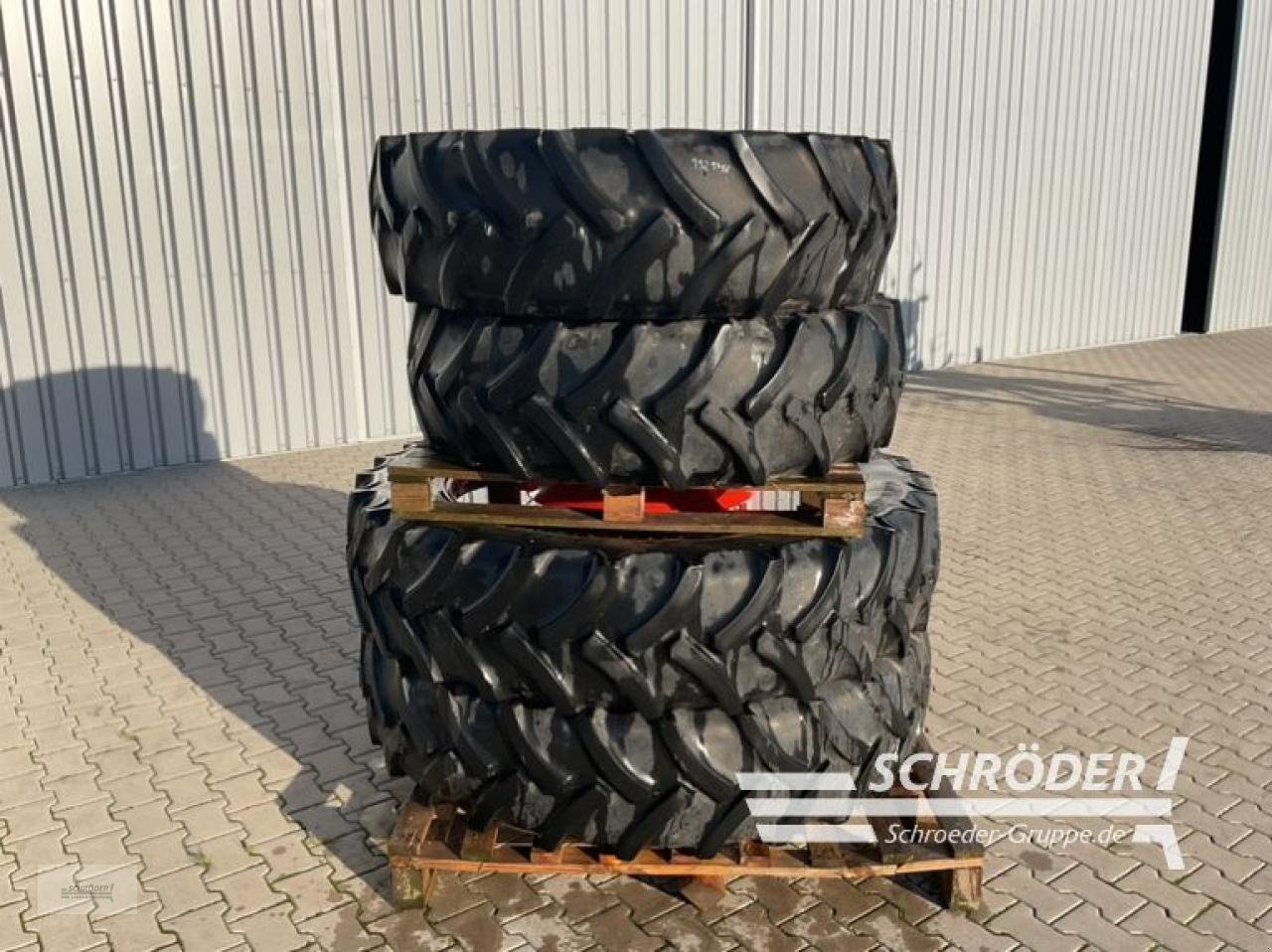 Zwillingsrad tip Sonstige FENDT PFLEGERÄDER 380/85R30 + 380/90R46, Gebrauchtmaschine in Holdorf (Poză 1)