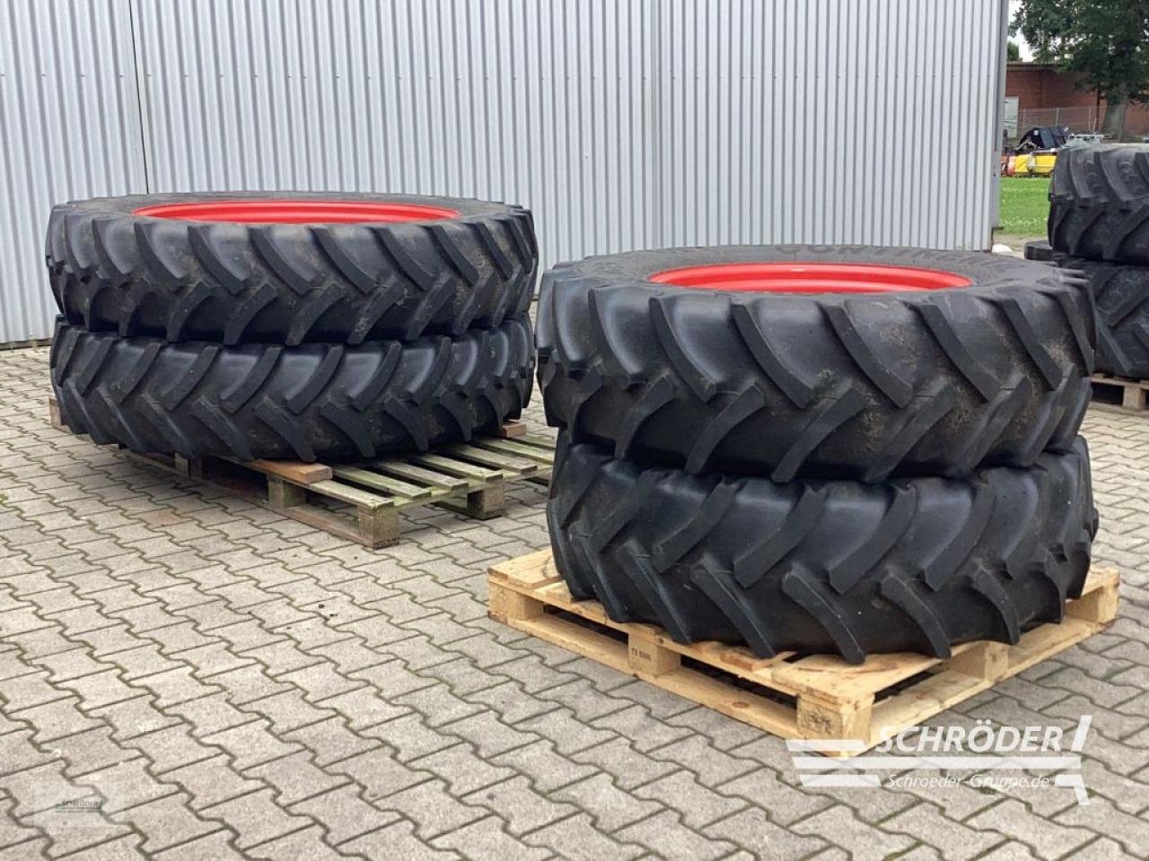 Zwillingsrad du type Sonstige PFLEGERÄDER 380/85 R30 + 380/90 R46, Gebrauchtmaschine en Lastrup (Photo 1)