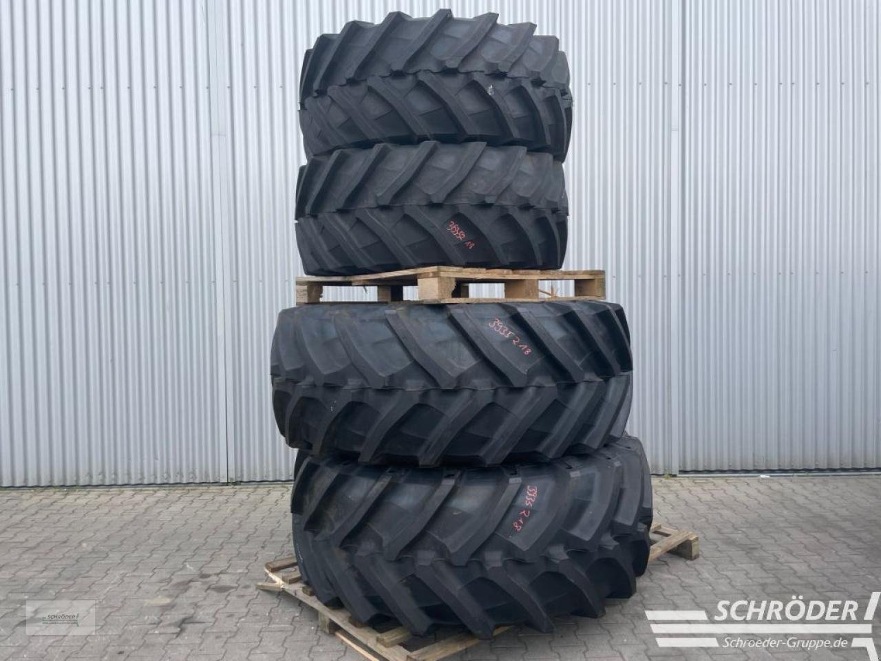 Zwillingsrad του τύπου Trelleborg 2X 600/65 R28 / 2X 710/70 R38, Neumaschine σε Wildeshausen (Φωτογραφία 1)