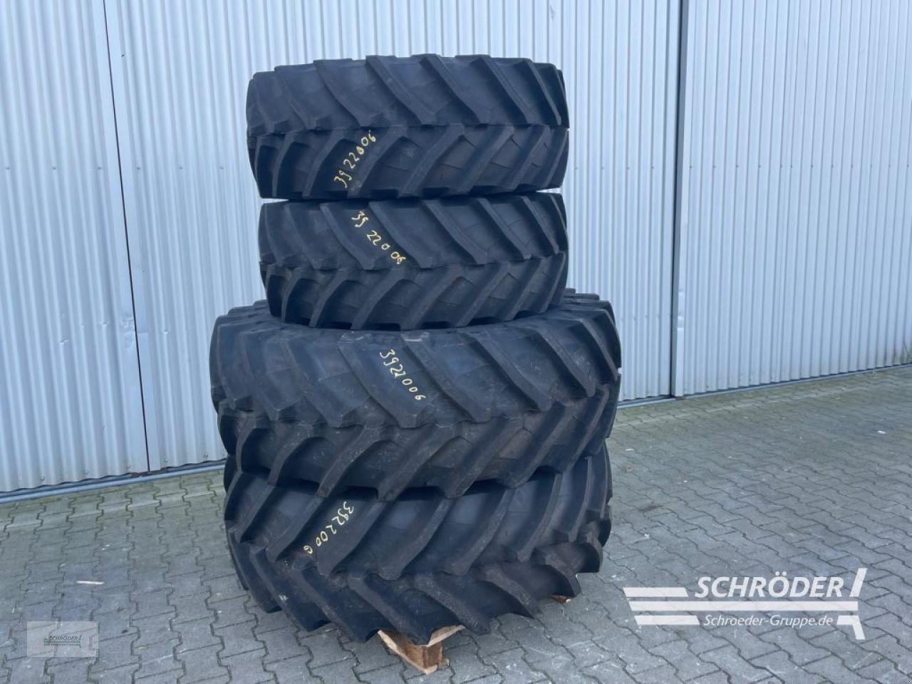 Zwillingsrad του τύπου Trelleborg 440/65 R24 + 540/65 R34, Neumaschine σε Wildeshausen (Φωτογραφία 1)