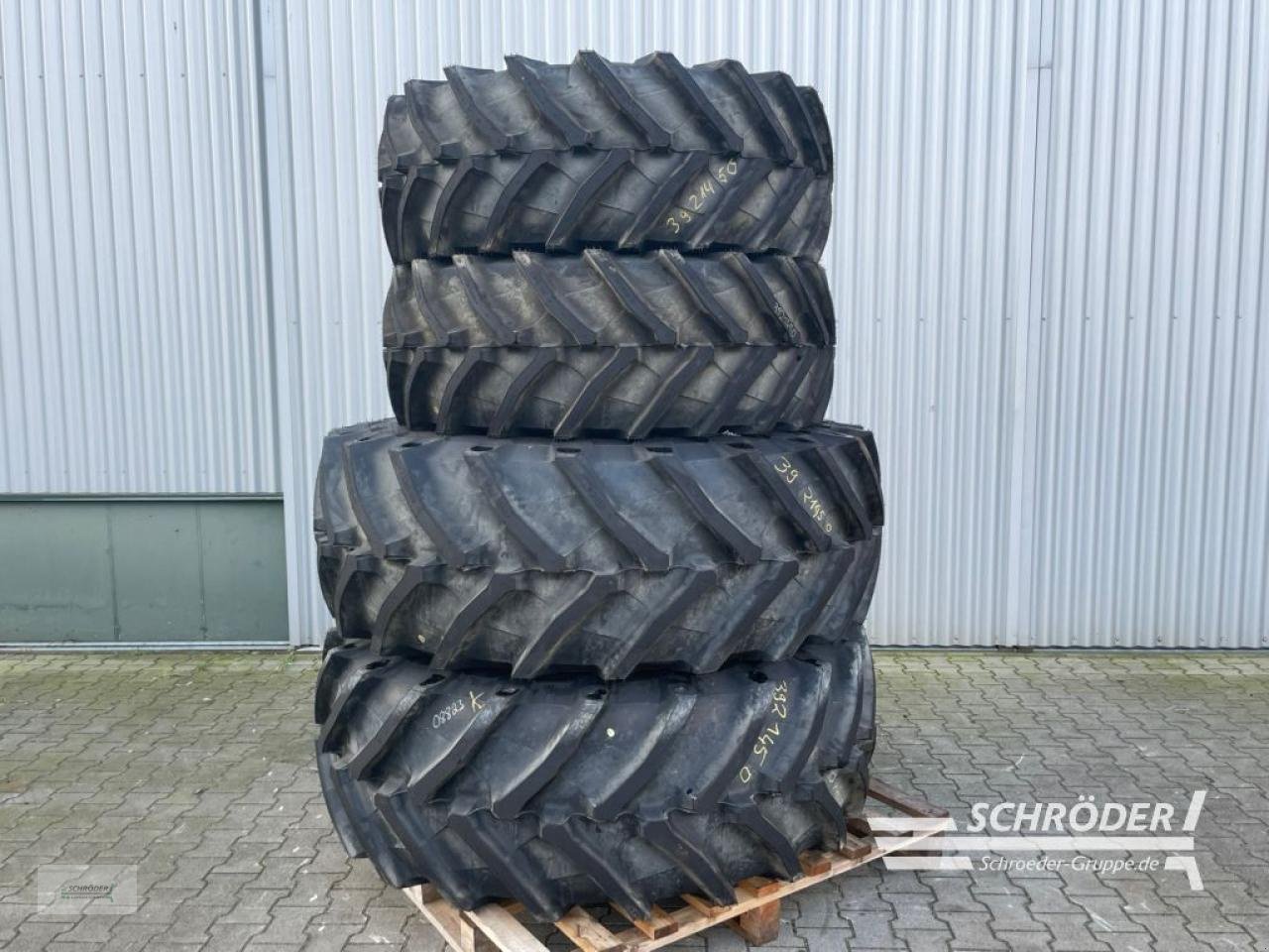 Zwillingsrad Türe ait Trelleborg 480/65 R28 + 600/65 R38, Neumaschine içinde Wildeshausen (resim 1)