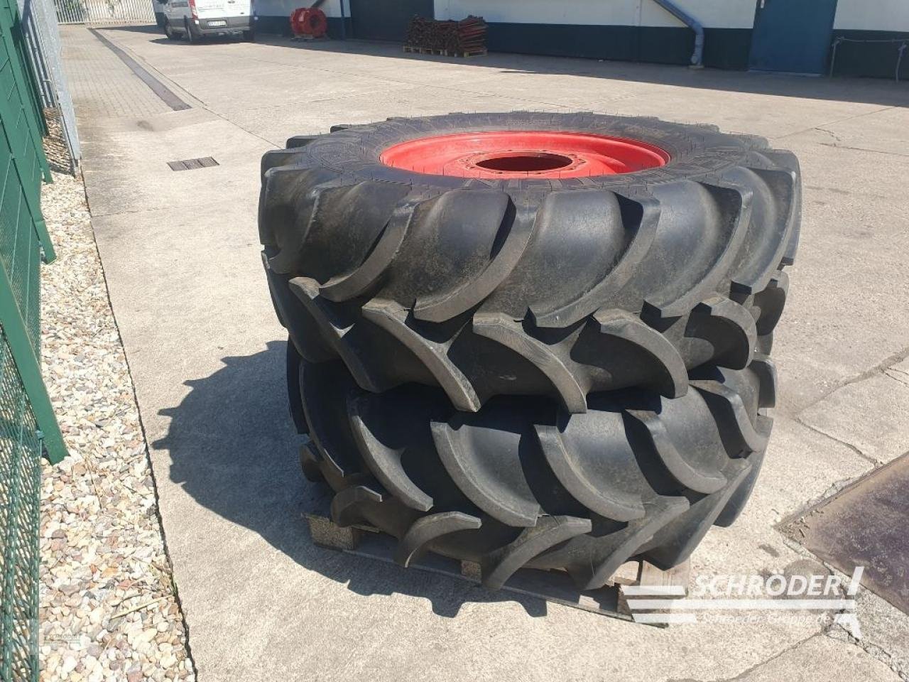 Zwillingsrad van het type Vredestein 480/70 R 30 + 520/85 R 42, Gebrauchtmaschine in Langenweddingen (Foto 8)