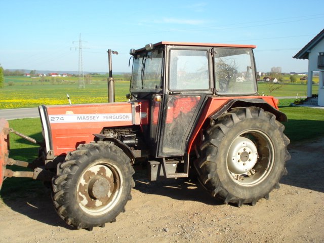 Tractor Massey Ferguson MF 274 A - technikboerse.com