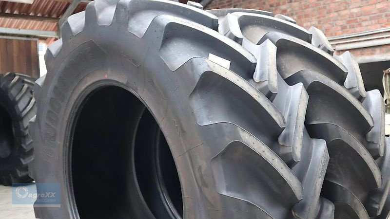 Reifen typu Bridgestone VF710/70R42 --VT-TRACTOR--SONDERPOSTEN--REIFEN MIT KLEINER MACKE--, Neumaschine w Ennigerloh (Zdjęcie 5)