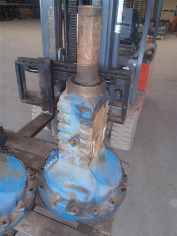 Sonstiges Traktorzubehör del tipo Ford 8730 Bagaksel V / Rear axle L, Gebrauchtmaschine en Viborg (Imagen 1)