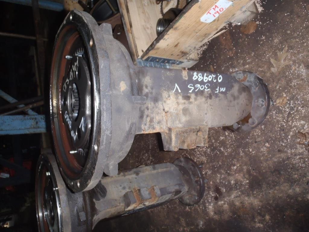 Sonstiges Traktorzubehör του τύπου Massey Ferguson 3065 Bagaksel V / Rear axle L, Gebrauchtmaschine σε Viborg (Φωτογραφία 1)