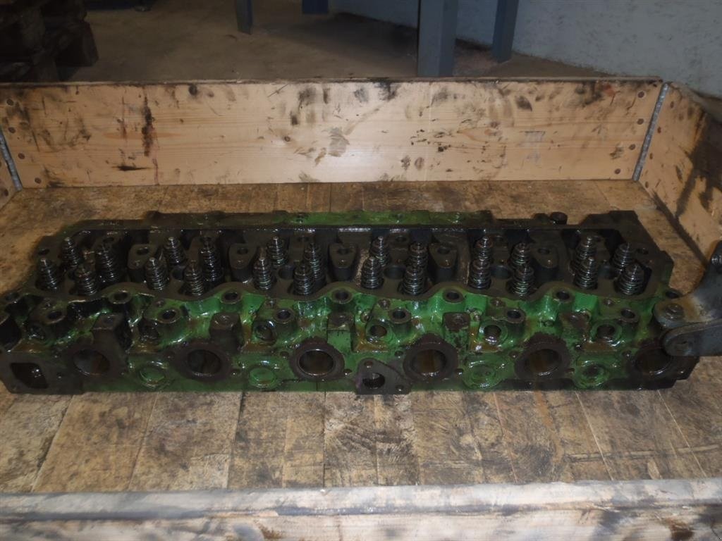 Sonstiges Traktorzubehör от тип John Deere 6920 Topstykke / Cylinder Head, Gebrauchtmaschine в Viborg (Снимка 1)