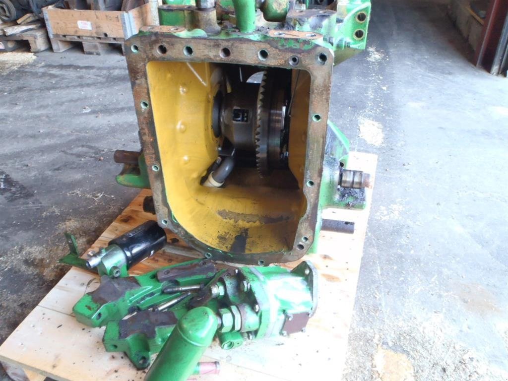 Sonstiges Traktorzubehör of the type John Deere 6900 Bagtøj / Rear Transmission, Gebrauchtmaschine in Viborg (Picture 2)