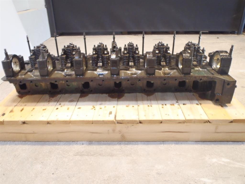 Sonstiges Traktorzubehör typu Volvo L180E Topstykke / Cylinder Head, Gebrauchtmaschine w Viborg (Zdjęcie 4)