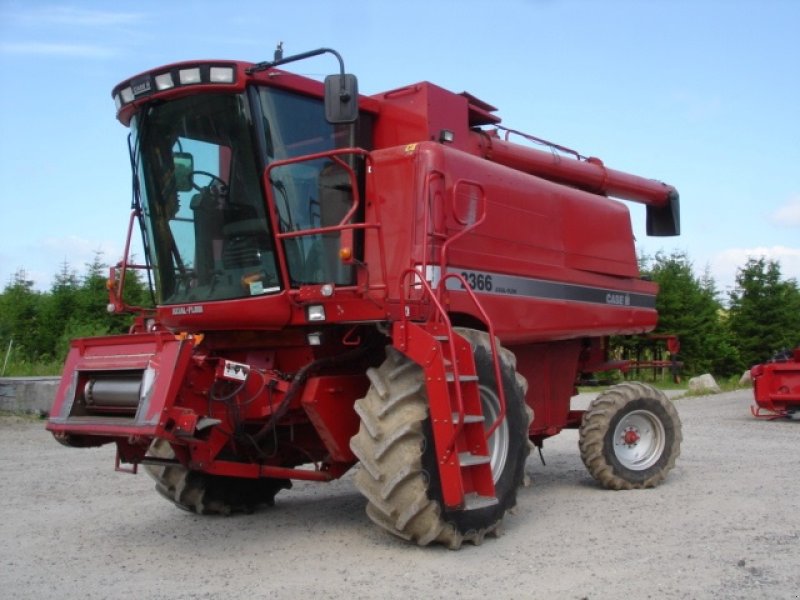 Case IH 2366 AXIAL FLOW Combine harvester - technikboerse.com