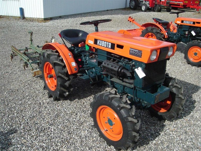 Kubota B 6000 DT Porta Attrezzi - Technikboerse.com