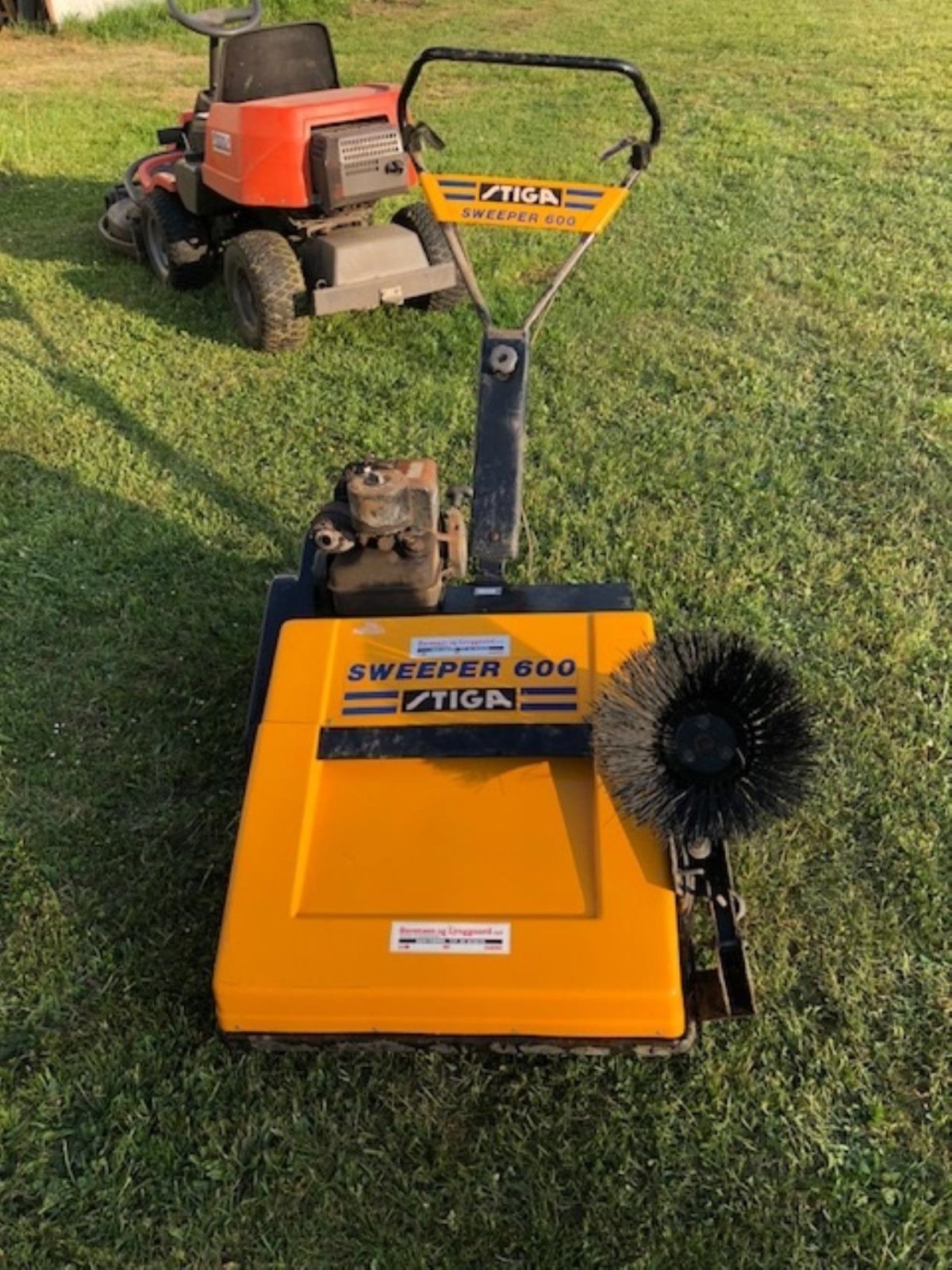 Anbaukehrmaschine van het type Stiga SWEEPER 600, Gebrauchtmaschine in Viborg (Foto 1)