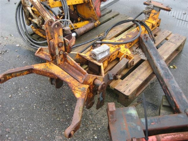 Fronthydraulik van het type Fendt Epoke frontlift til fendt 300, Gebrauchtmaschine in Rødekro (Foto 1)